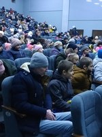 Сьогодні разом із багатодітними родинами новорічні Мишки шукали сир у міському будинку культури