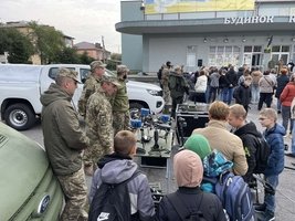 У Козятинській громаді з глибокою шаною вшанували захисників та захисниць України