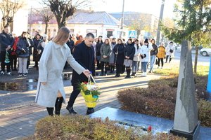 Дякували та вшановували полеглих Захисників