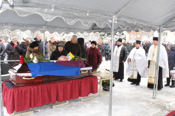 Сьогодні, 12 грудня наша громада прощалася з Воїном Смілянцем Сергієм Олександровичем.