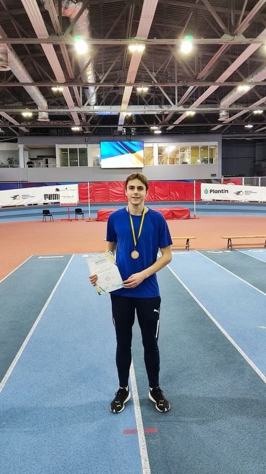 Олексій Лясковець став бронзовим призером Чемпіонату України зі стрибків у висоту, встановивши особистий рекорд
