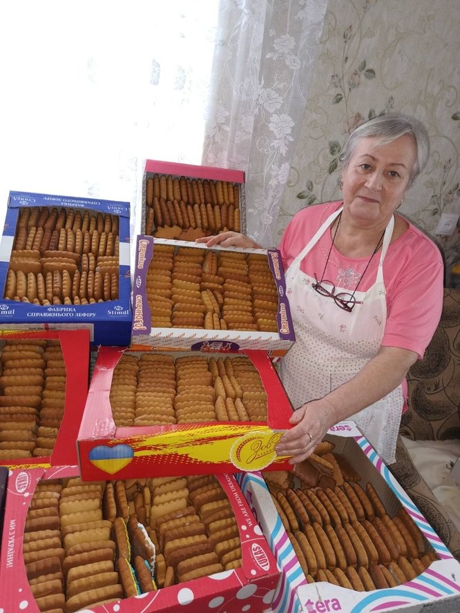 Друзі, хочемо познайомити вас із дивовижною жінкою, волонтеркою – Валентиною Лясківською 